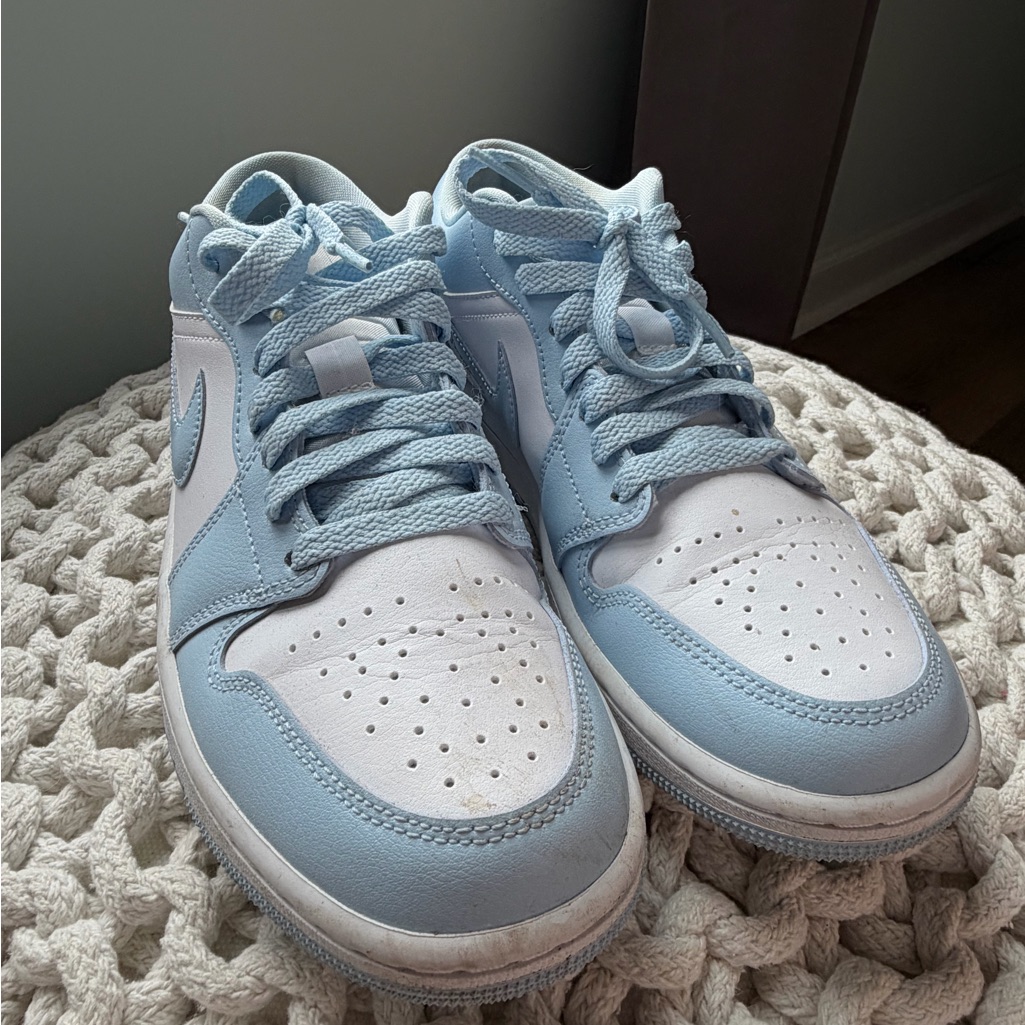 Nike Air Jordan 1 Low Light Blue /White (Size 9)